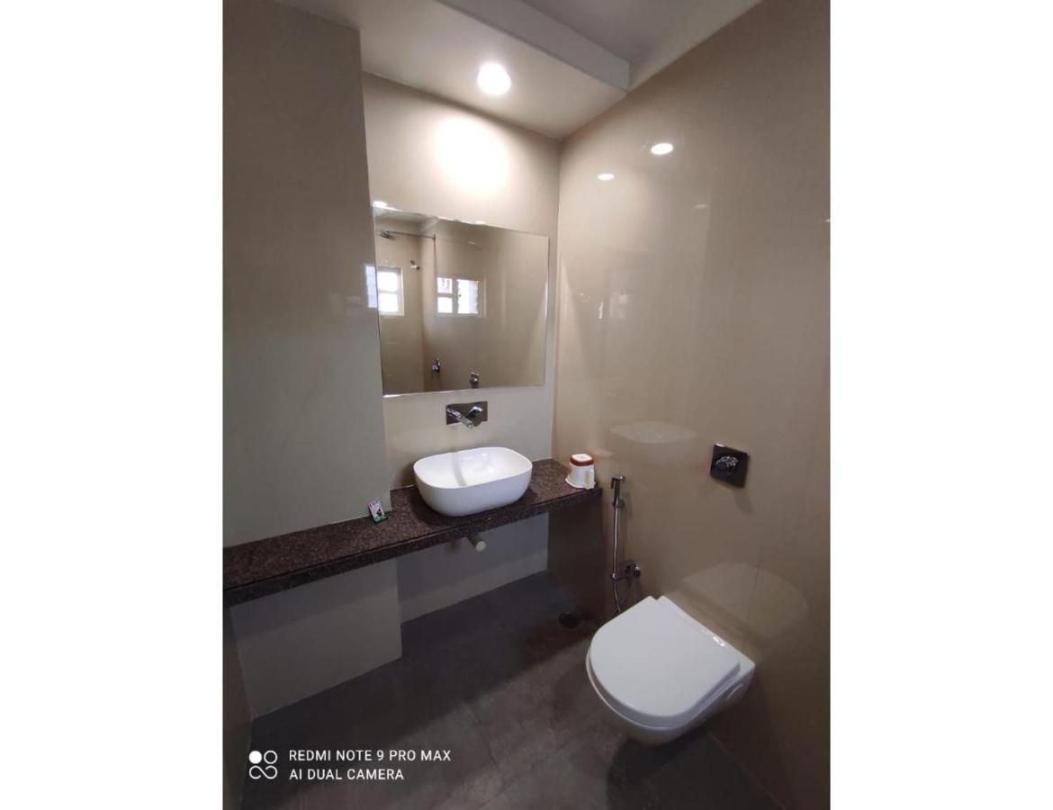 Hotel Dwarka, Nagpur Exterior photo
